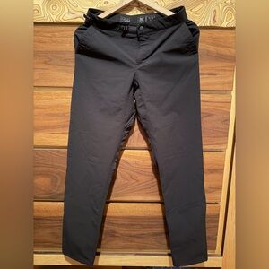 Mountain Hardware hikinv pants 0/32